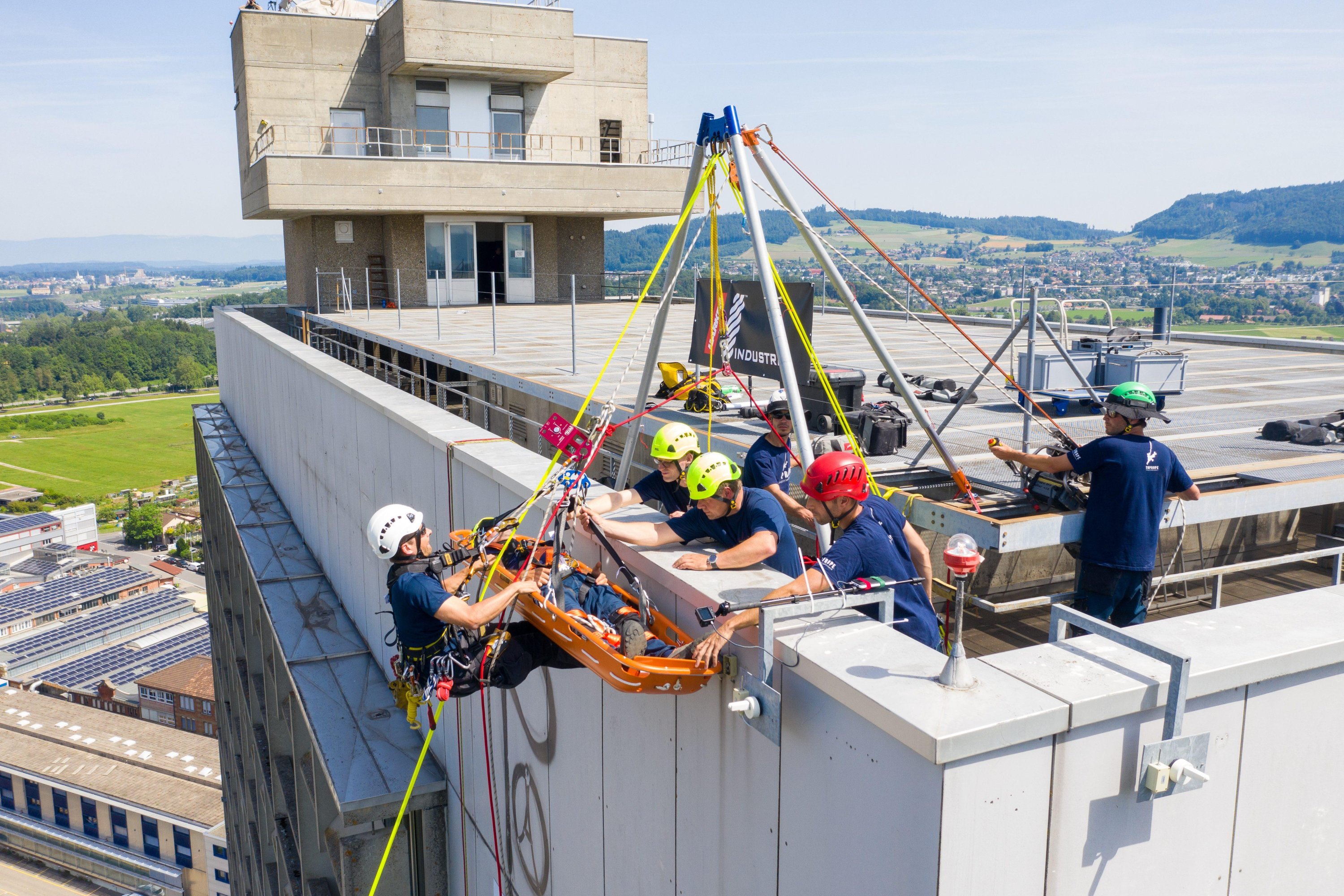 Rettungsübung an Hochhaus  – Raphael Berger